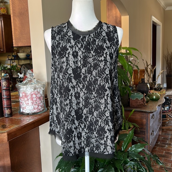 Who What Wear lace look sleeveless top szM - Picture 3 of 12